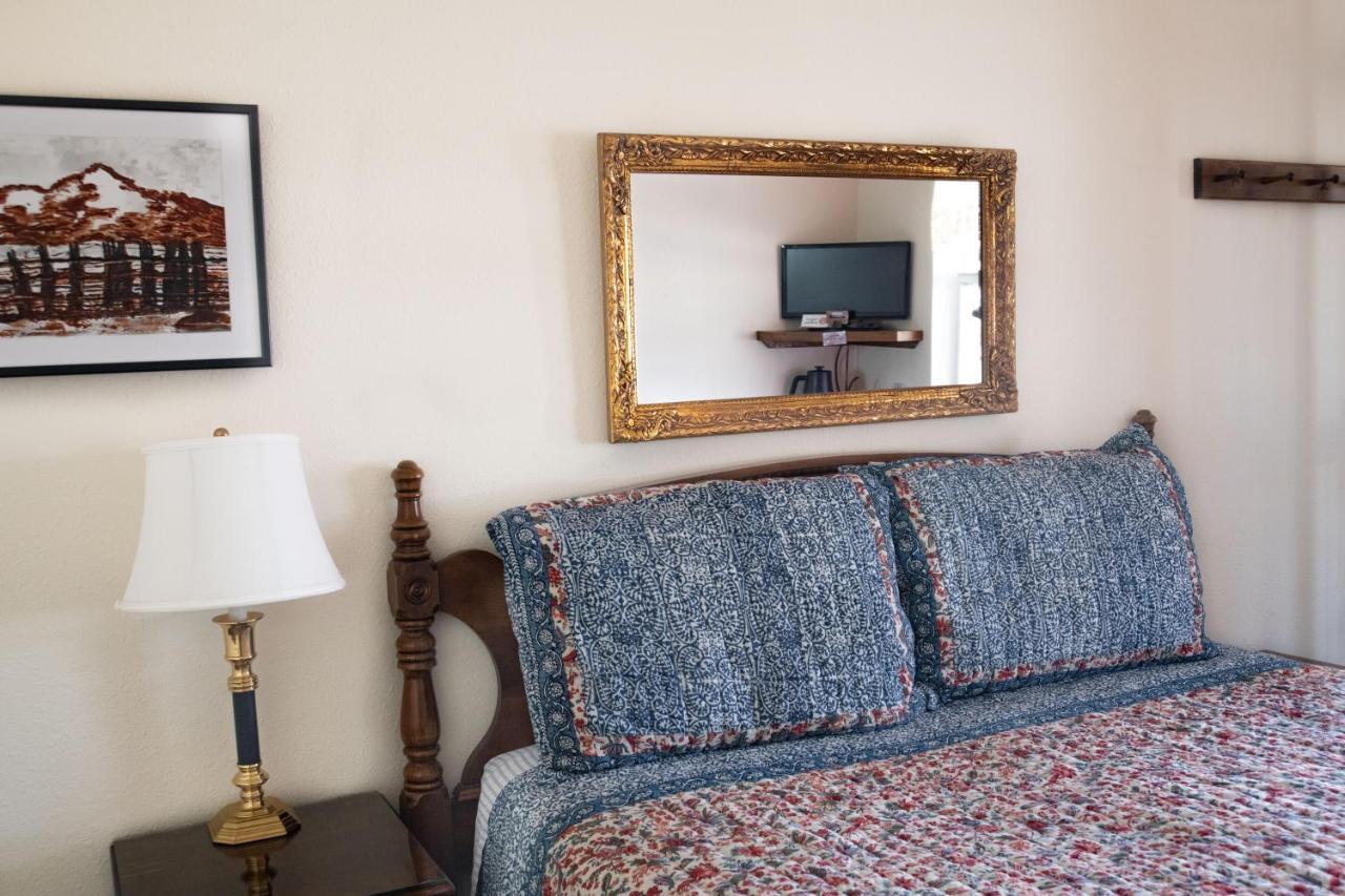 Mt Williamson Motel And Basecamp Independence Extérieur photo
