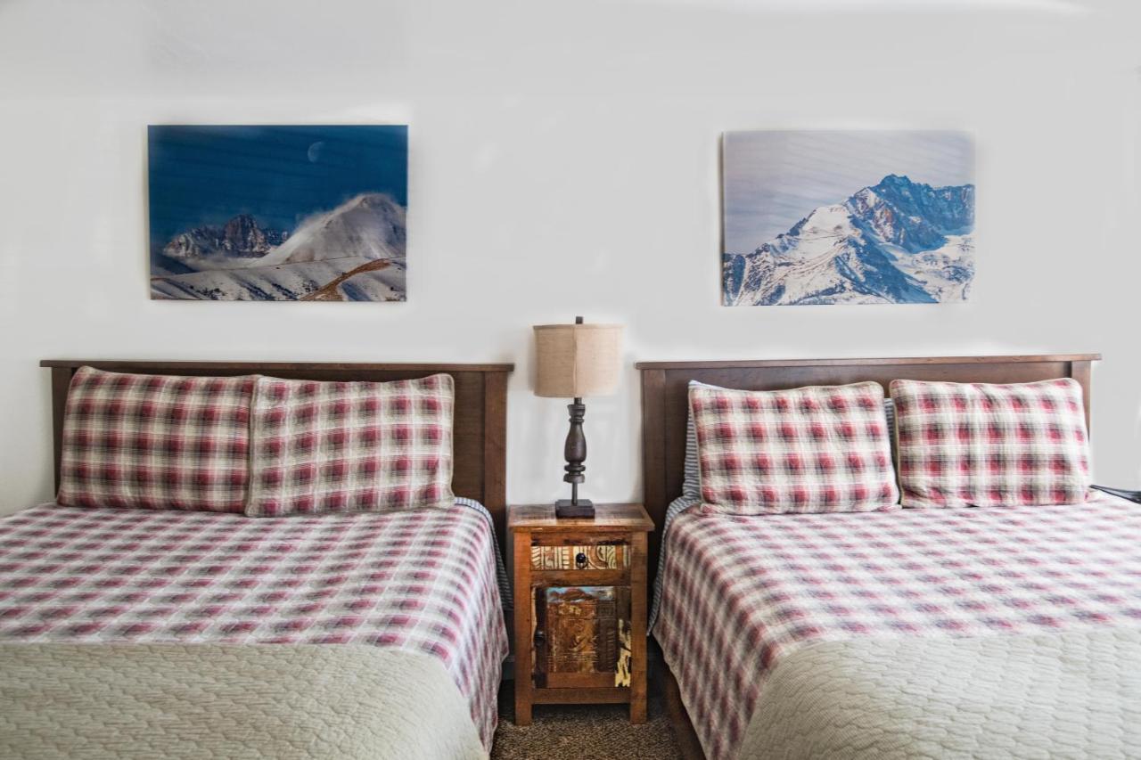 Mt Williamson Motel And Basecamp Independence Extérieur photo